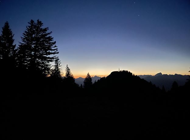 Sunrise Hike to Mondspitze with Angi